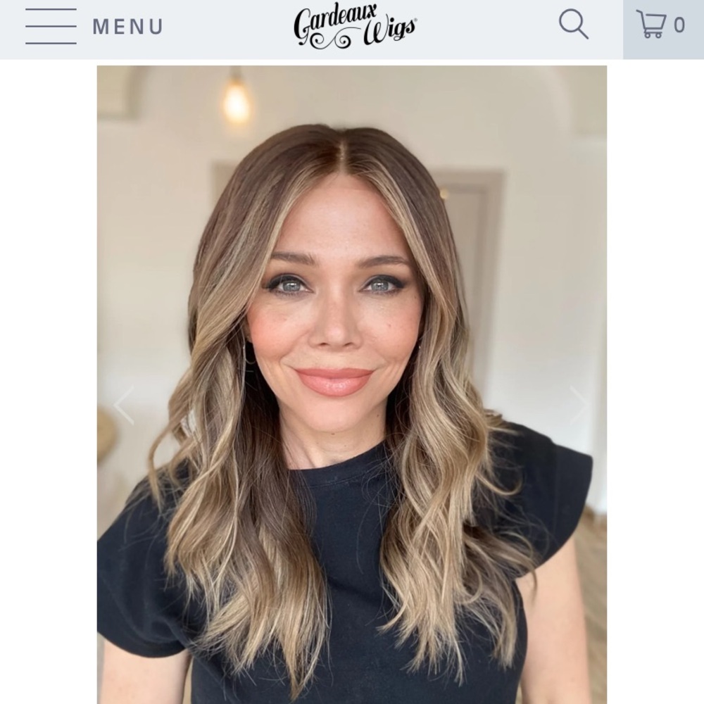- Neutral Bronde wig with Blonde Highlights Wig
